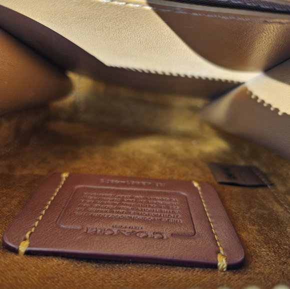 Coach camera bag - Picture 3 of 8